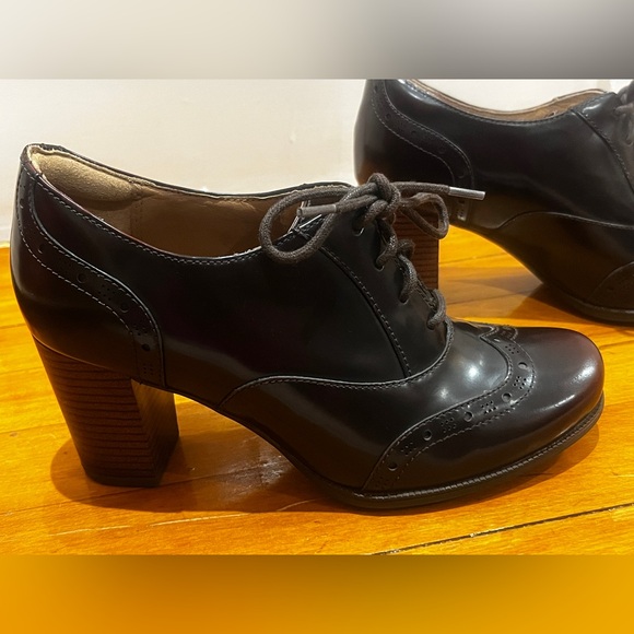 Clarks Shoes - CLARK'S Artisan Dark Burgundy Leather Chunky Heel Pump Booties Size 6 1/2